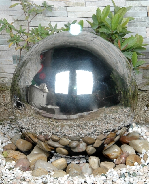 Fontaine Grande Sphère 75 cm en Acier Polis Inoxydable avec Lumière LED
